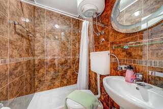 Апартаменты Apartments Peace Будва Двухместный номер с 1 кроватью и террасой-4